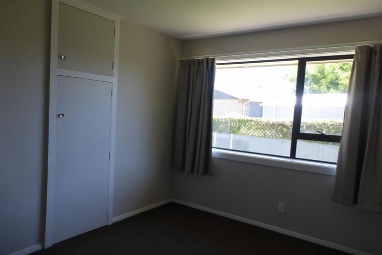 Photo of property in 61 Dickson Crescent, Hornby, Christchurch, 8042