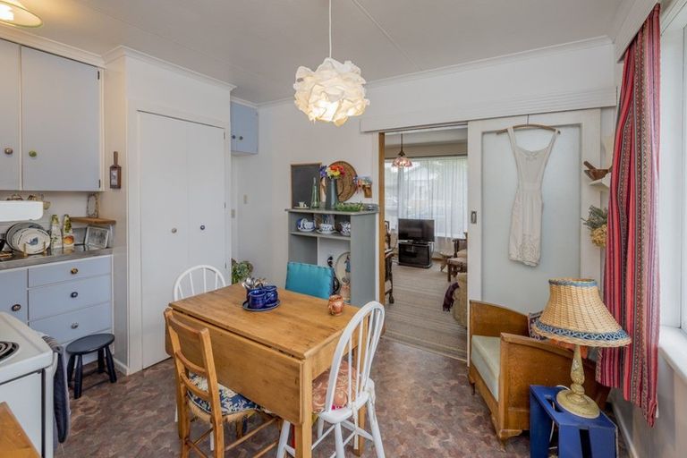 Photo of property in 1 Kings Drive, Levin, 5510