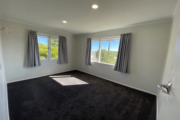 Photo of property in 1/1 Tonkin Drive, Sunnynook, Auckland, 0620