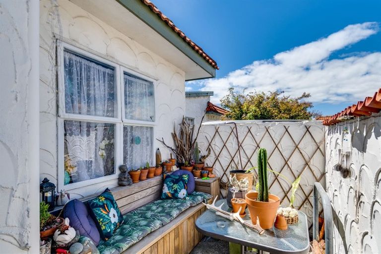 Photo of property in 4/283 Taradale Road, Pirimai, Napier, 4112