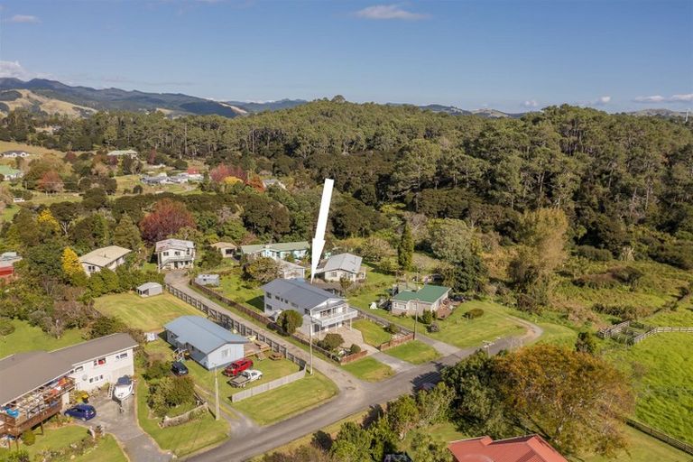 Photo of property in 119 Huaroa Street, Coromandel, 3506