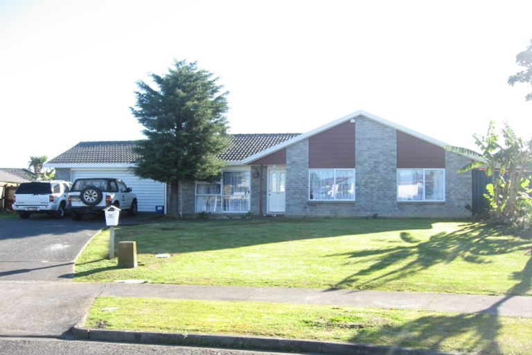 Photo of property in 35 Bernina Place, Weymouth, Auckland, 2103