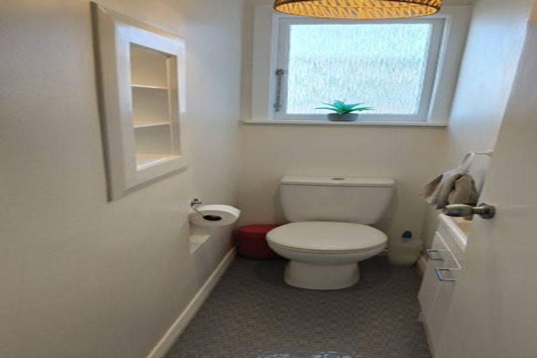 Photo of property in 156 The Esplanade, Houghton Bay, Wellington, 6023