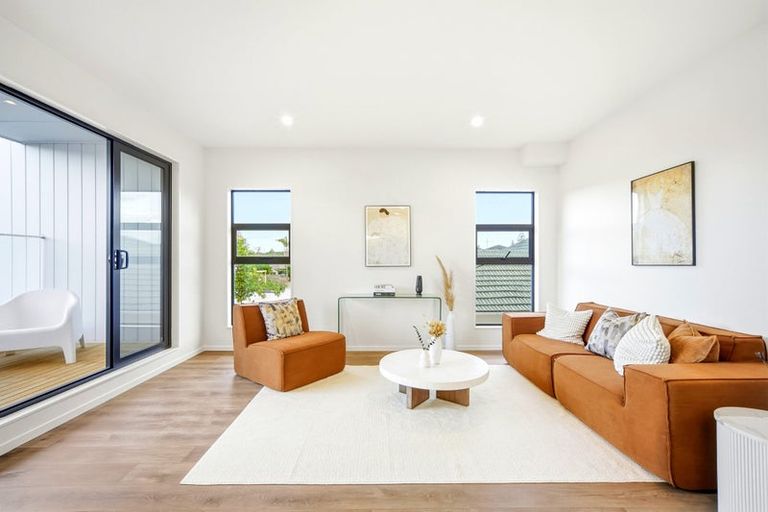 Photo of property in 3/14 Karamu Street, Strandon, New Plymouth, 4312