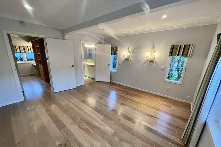 Photo of property in 71 Aberdeen Road, Castor Bay, Auckland, 0620