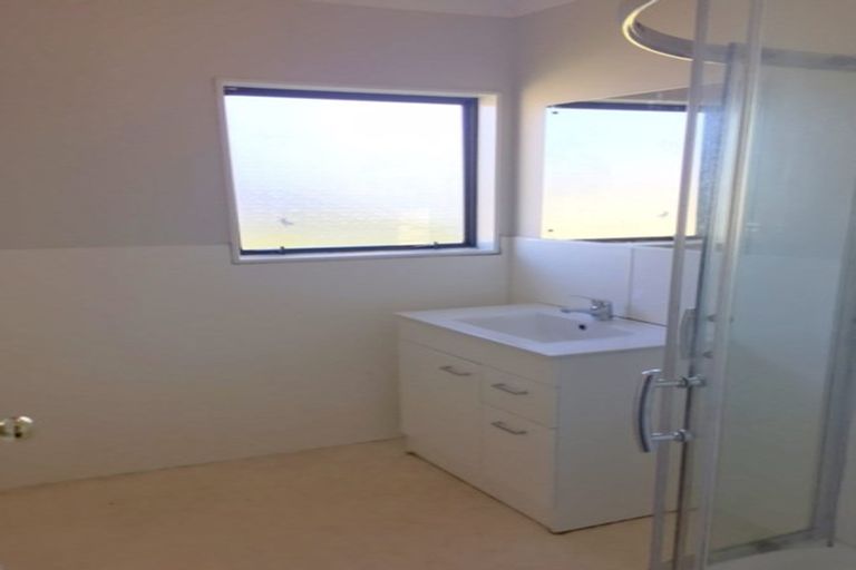 Photo of property in 84 Maplesden Drive, Clendon Park, Auckland, 2103