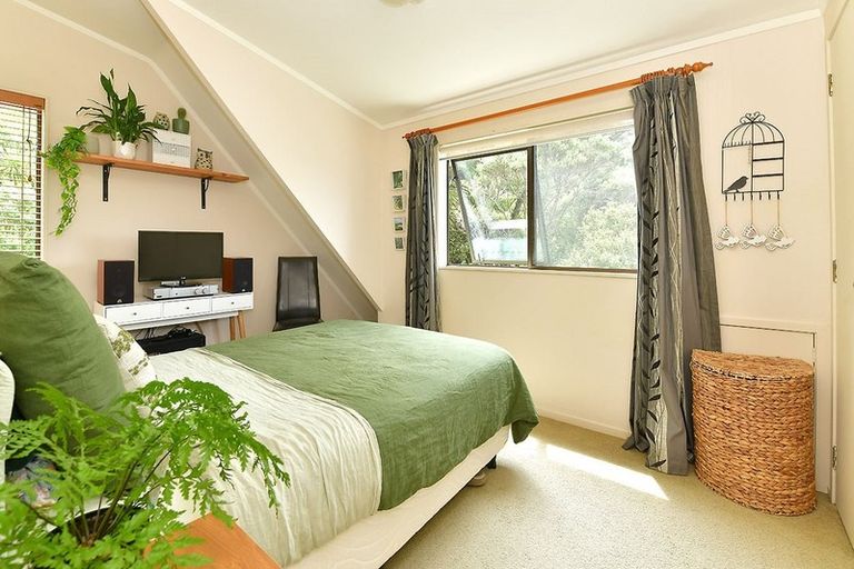 Photo of property in 30 Cochrane Avenue, Arkles Bay, Whangaparaoa, 0932