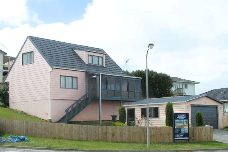 Photo of property in 12 Breenagh Place, Massey, Auckland, 0614