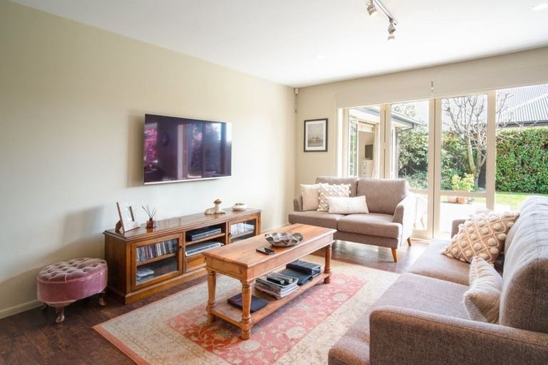 Photo of property in 15 Burbank Drive, Aidanfield, Christchurch, 8025