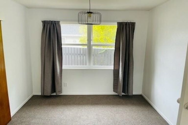 Photo of property in 2/53 Ludlam Crescent, Woburn, Lower Hutt, 5010
