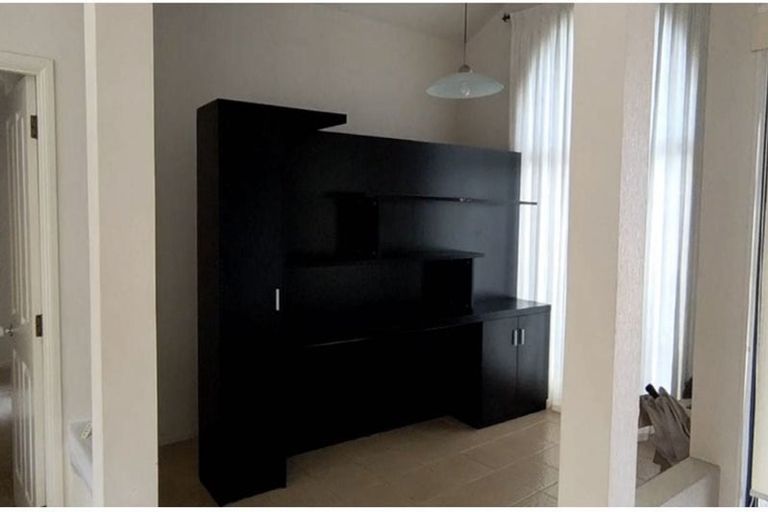 Photo of property in 6 Stewart Gibson Place, Manurewa, Auckland, 2105