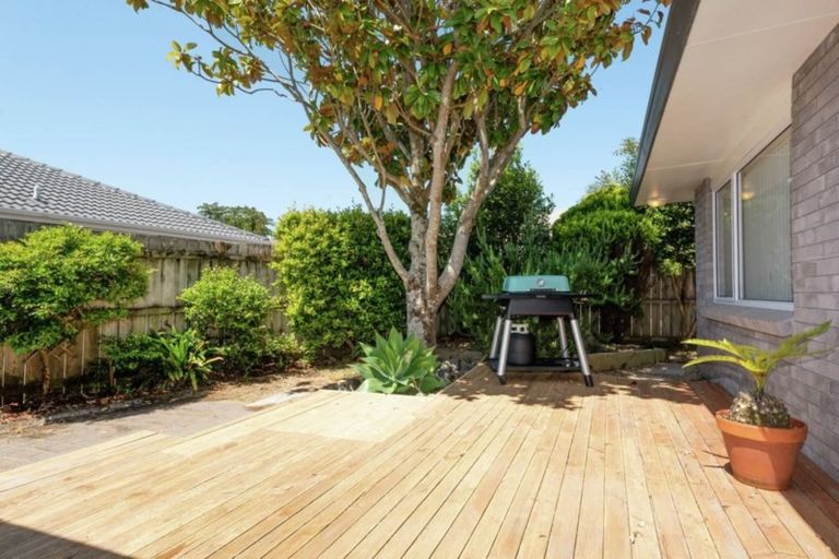 Photo of property in 1/71 Frank Nobilo Drive, Golflands, Auckland, 2013
