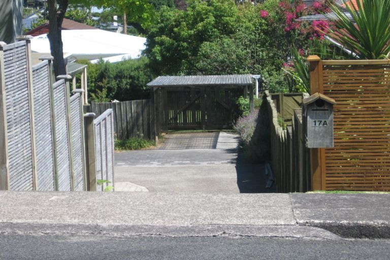 Photo of property in 2/17 Sudan Avenue, Milford, Auckland, 0620