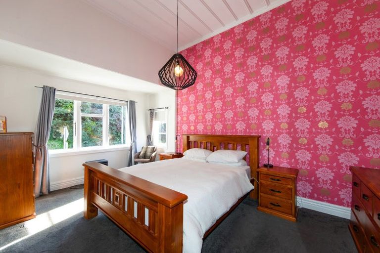 Photo of property in 131 Shakespeare Road, Bluff Hill, Napier, 4110