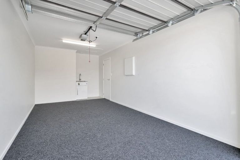 Photo of property in 43 Waruhia Crescent, Rototuna North, 3281