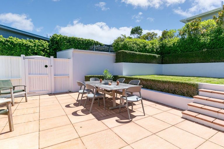 Photo of property in 15 Lucknow Terrace, Khandallah, Wellington, 6035