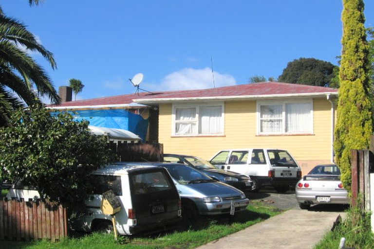 Photo of property in 18 Coburg Street, Henderson, Auckland, 0612