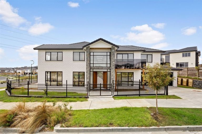 Photo of property in 84 Charlestown Drive, Flat Bush, Auckland, 2019