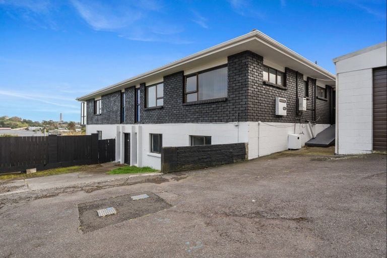 Photo of property in 12b Bronte Place, Whalers Gate, New Plymouth, 4310