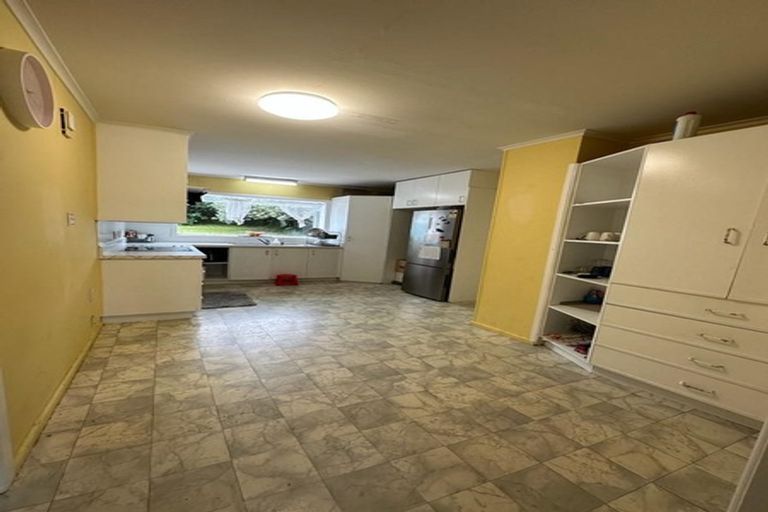 Photo of property in 6 Arahoe Road, New Lynn, Auckland, 0600