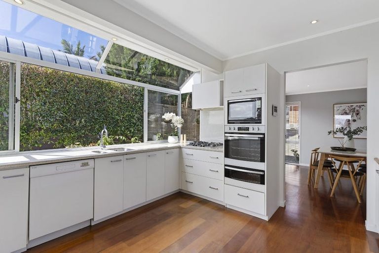 Photo of property in 242 Hurstmere Road, Takapuna, Auckland, 0622
