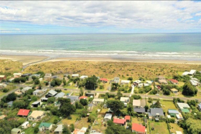 Photo of property in 14 Kent Avenue, Waitarere Beach, Levin, 5510