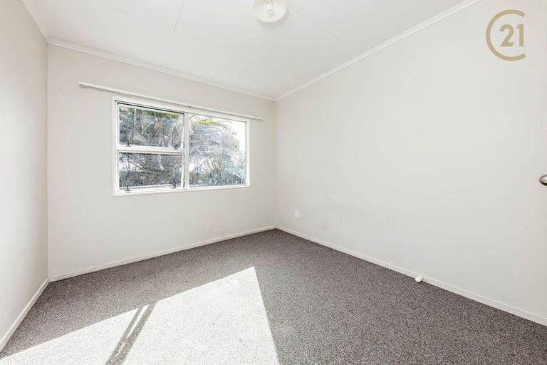 Photo of property in 1/2 Costar Place, Wiri, Auckland, 2104