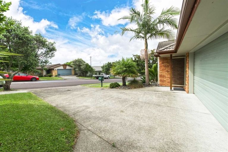 Photo of property in 19 Rush Creek Drive, Westgate, Auckland, 0614