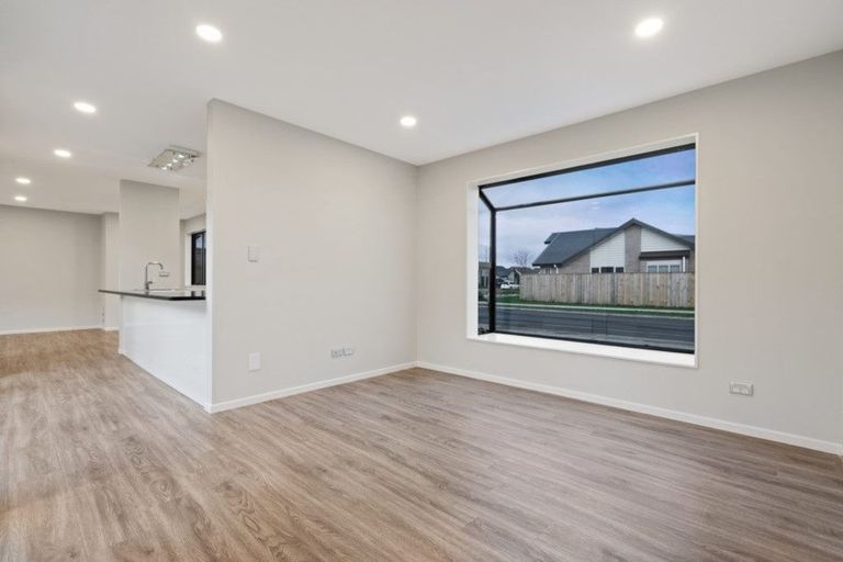 Photo of property in 49 Matata Drive, Takanini, 2112