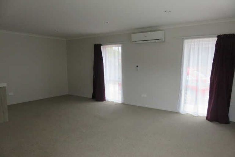 Photo of property in 2/24 Lorne Street, Melville, Hamilton, 3206