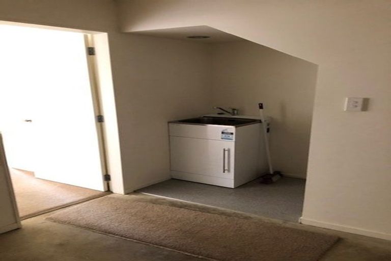 Photo of property in 11 Gordon Place, Newtown, Wellington, 6021