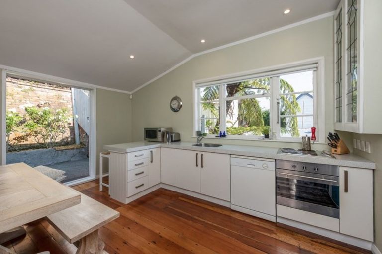 Photo of property in 18 Carrington Street, Mount Cook, Wellington, 6021