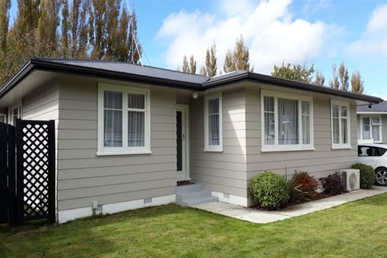 Photo of property in 41 Ruamahanga Crescent, Terrace End, Palmerston North, 4410