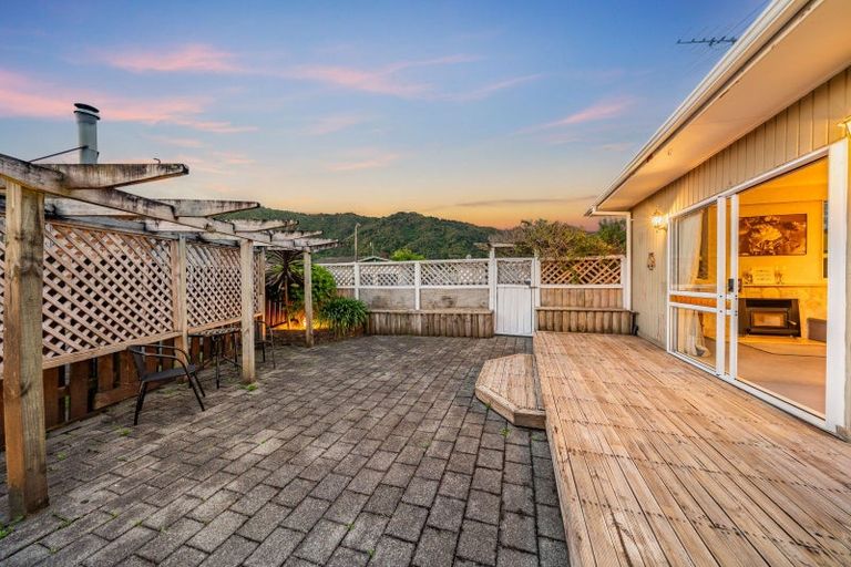 Photo of property in 20 Haylock Grove, Totara Park, Upper Hutt, 5018