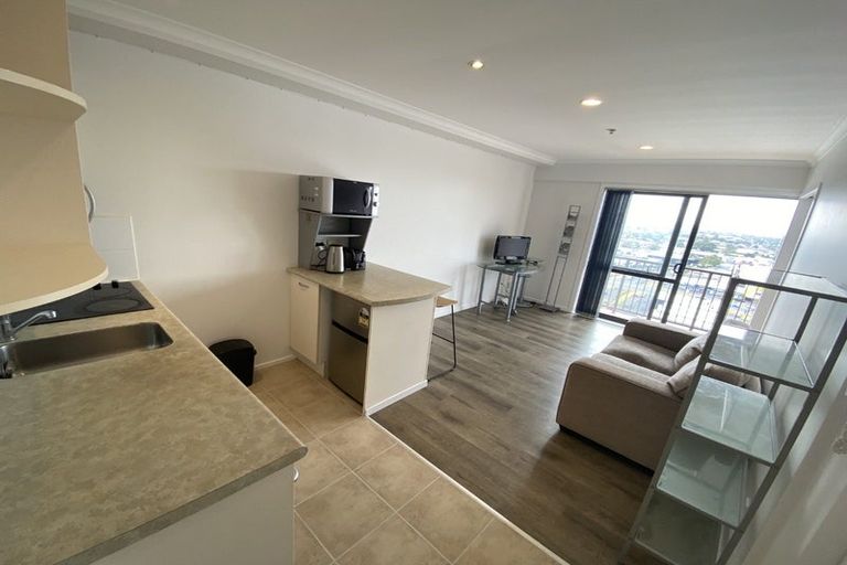 Photo of property in The Rennaissance, 5j/18 Ronwood Avenue, Manukau, Auckland, 2104