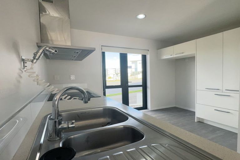 Photo of property in 17/10 Silver Moon Road, Albany Heights, Auckland, 0632