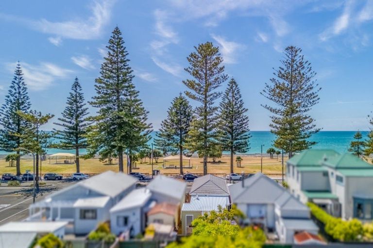 Photo of property in 407 Marine Parade, Napier South, Napier, 4110