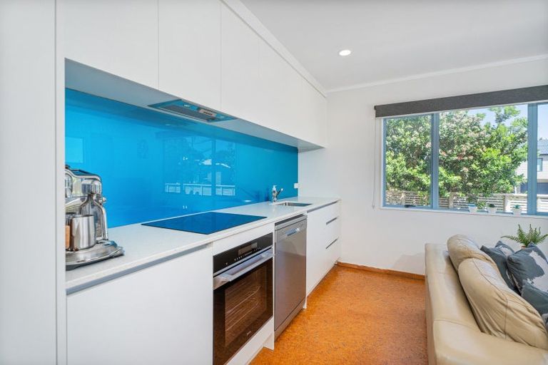 Photo of property in 100 Ocean Close, Matarangi, Whitianga, 3592