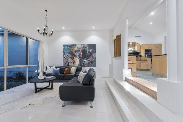 Photo of property in 9 Burgundy Park Avenue, Henderson, Auckland, 0612