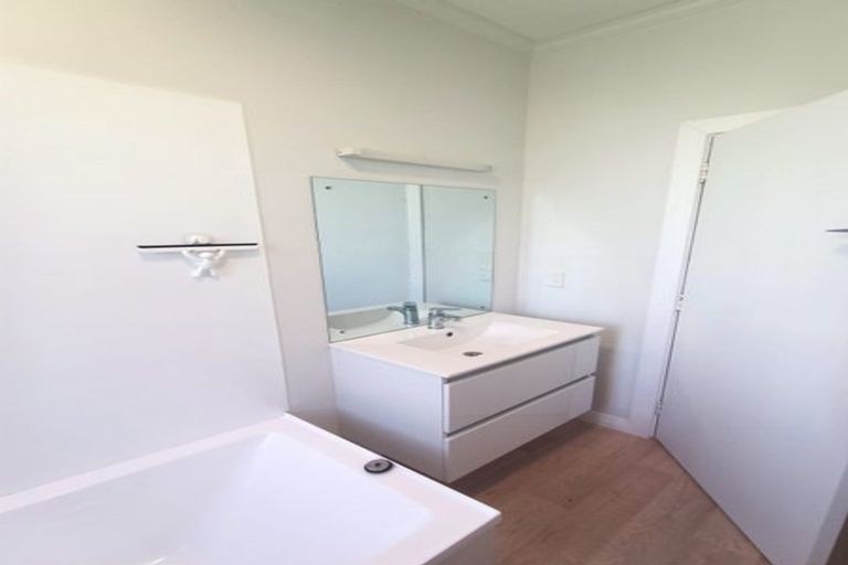 Photo of property in 28-28a Plunket Avenue, Petone, Lower Hutt, 5012