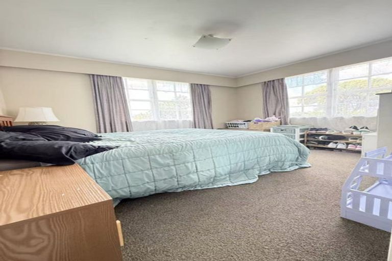 Photo of property in 12 Fiesta Drive, Half Moon Bay, Auckland, 2012