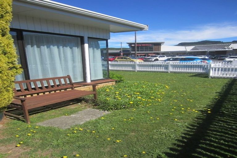 Photo of property in 48a Oxford Street, Tawa, Wellington, 5028