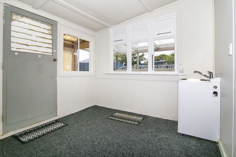 Photo of property in 23 Pakington Street, Westport, 7825