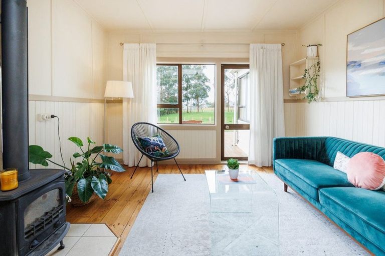 Photo of property in 765 Makerua Road, Tokomaru, Palmerston North, 4474