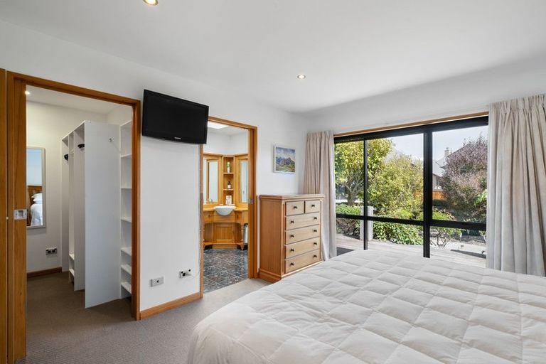 Photo of property in 8 Baker Grove, Wanaka, 9305