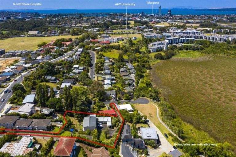 Photo of property in 71 College Road, Northcote, Auckland, 0627