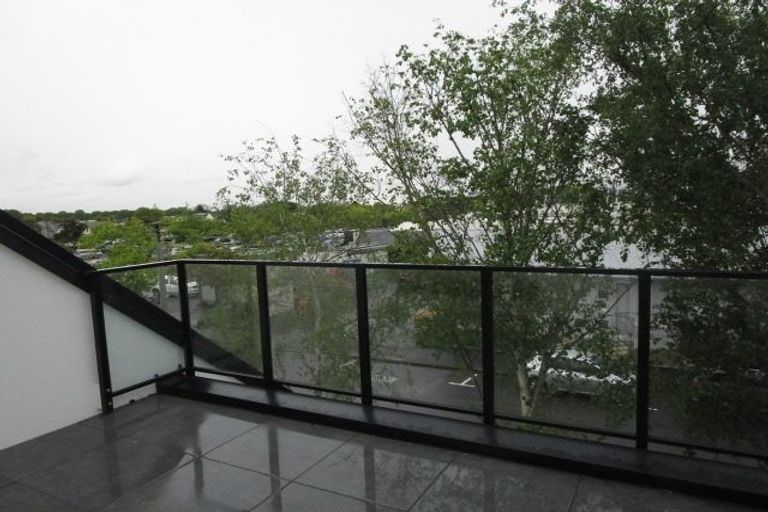 Photo of property in 1/140 Office Road, Merivale, Christchurch, 8014