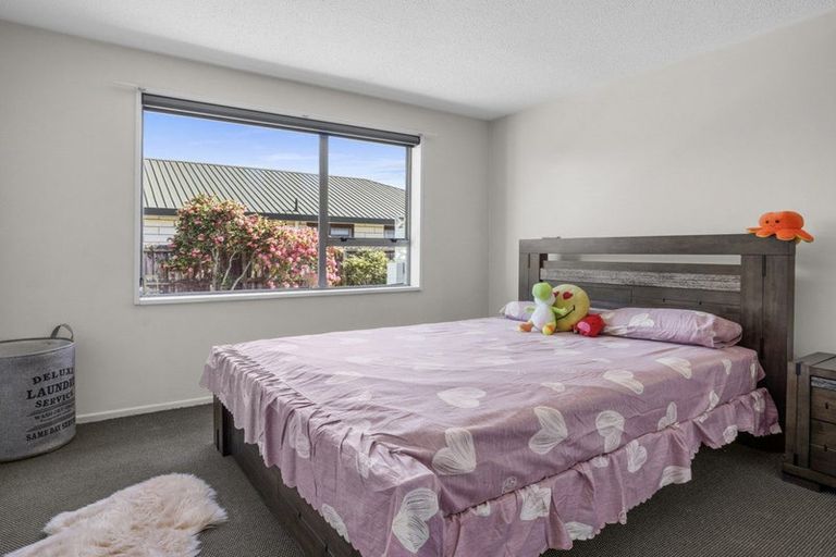 Photo of property in 1/125 Prestons Road, Redwood, Christchurch, 8051