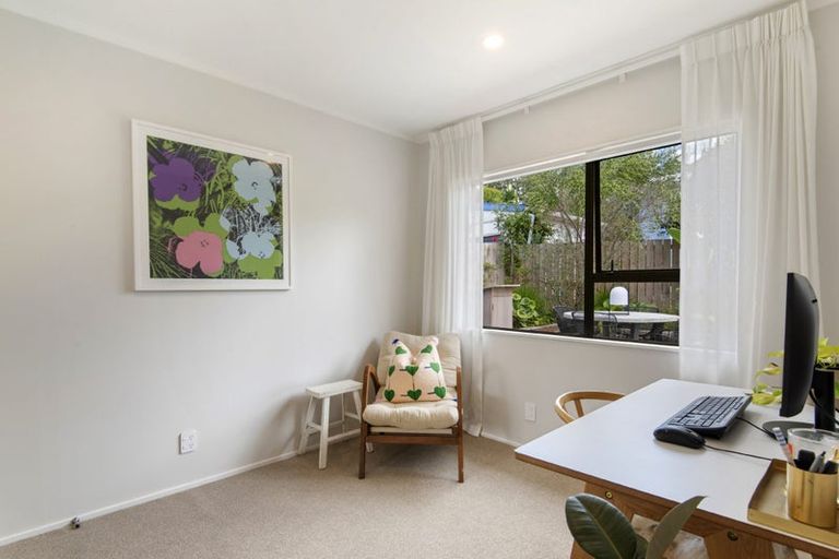 Photo of property in 2/26 Corunna Road, Milford, Auckland, 0620