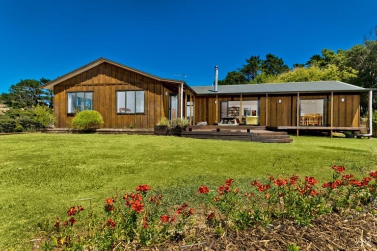 Photo of property in 562 Oaia Road, Muriwai, Waimauku, 0881